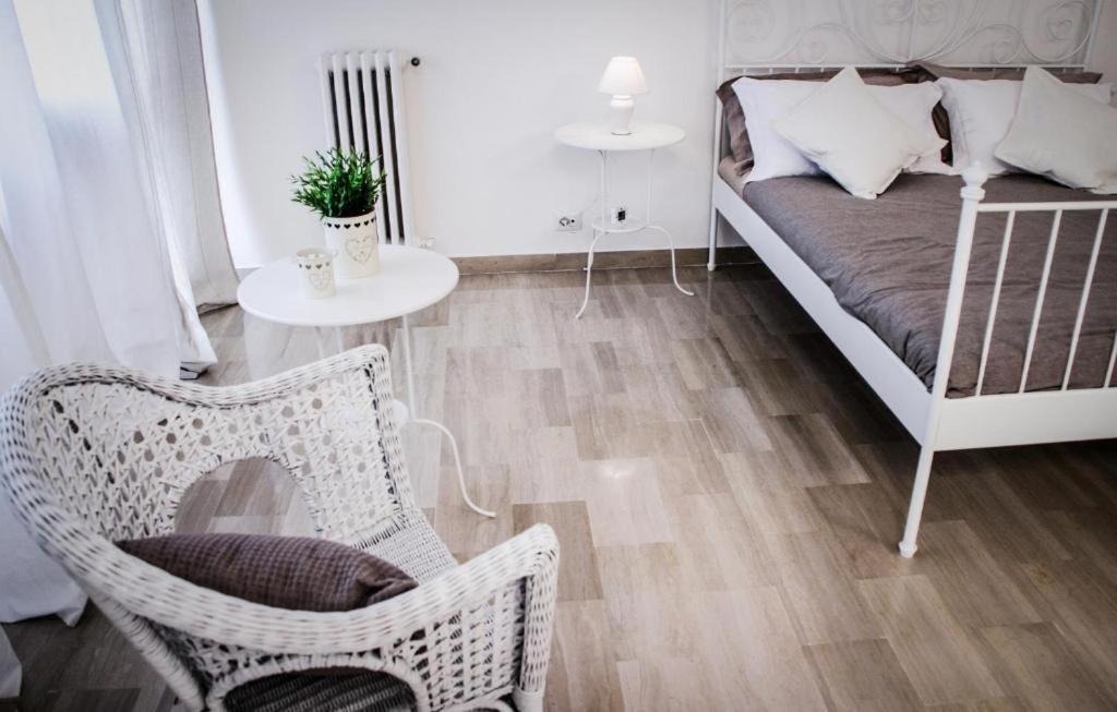 Castello Aragonese Suites ตารันโต ภายนอก รูปภาพ